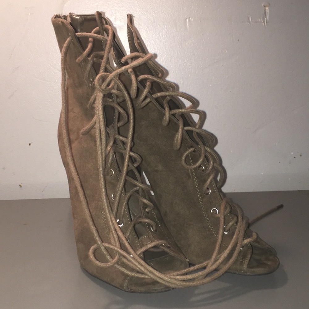 Lace up hunter green high heels